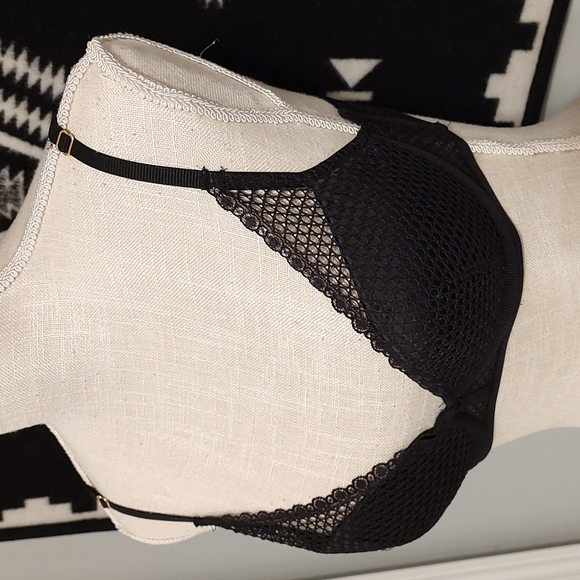 🖤 EUC Victoria's Secret Ladie's Very Sexy Fishnet Plunge Underwire Bra, 🖤, 34C - Picture 8 of 15